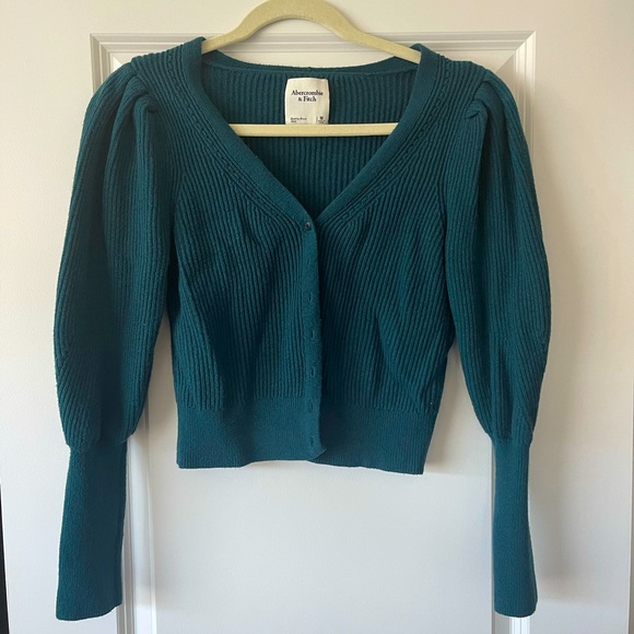 Abercrombie & Fitch Sweaters - Abercrombie Puff sleeve cardigan